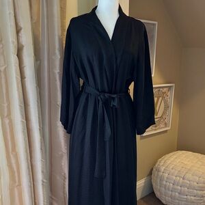 Natori Classic Black Women's Silk Robe